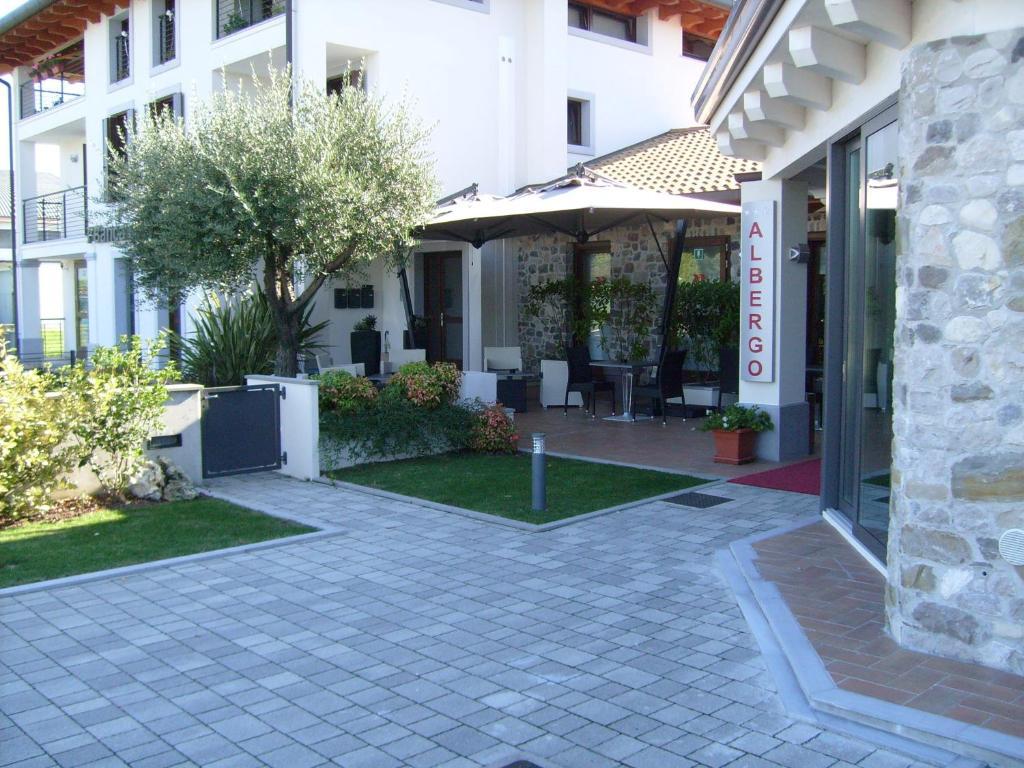סן דניאל דל פריולי Albergo Ai Sapori מראה חיצוני תמונה